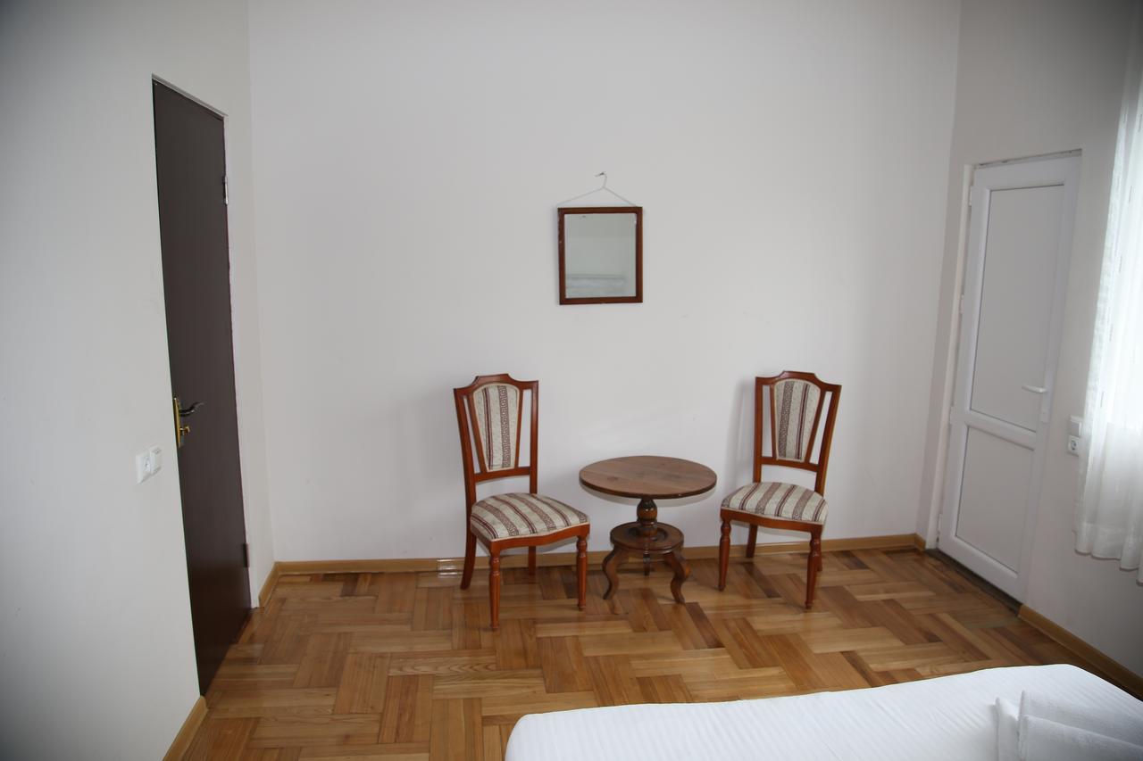 Merabi Guest House Makhinjauri Luaran gambar